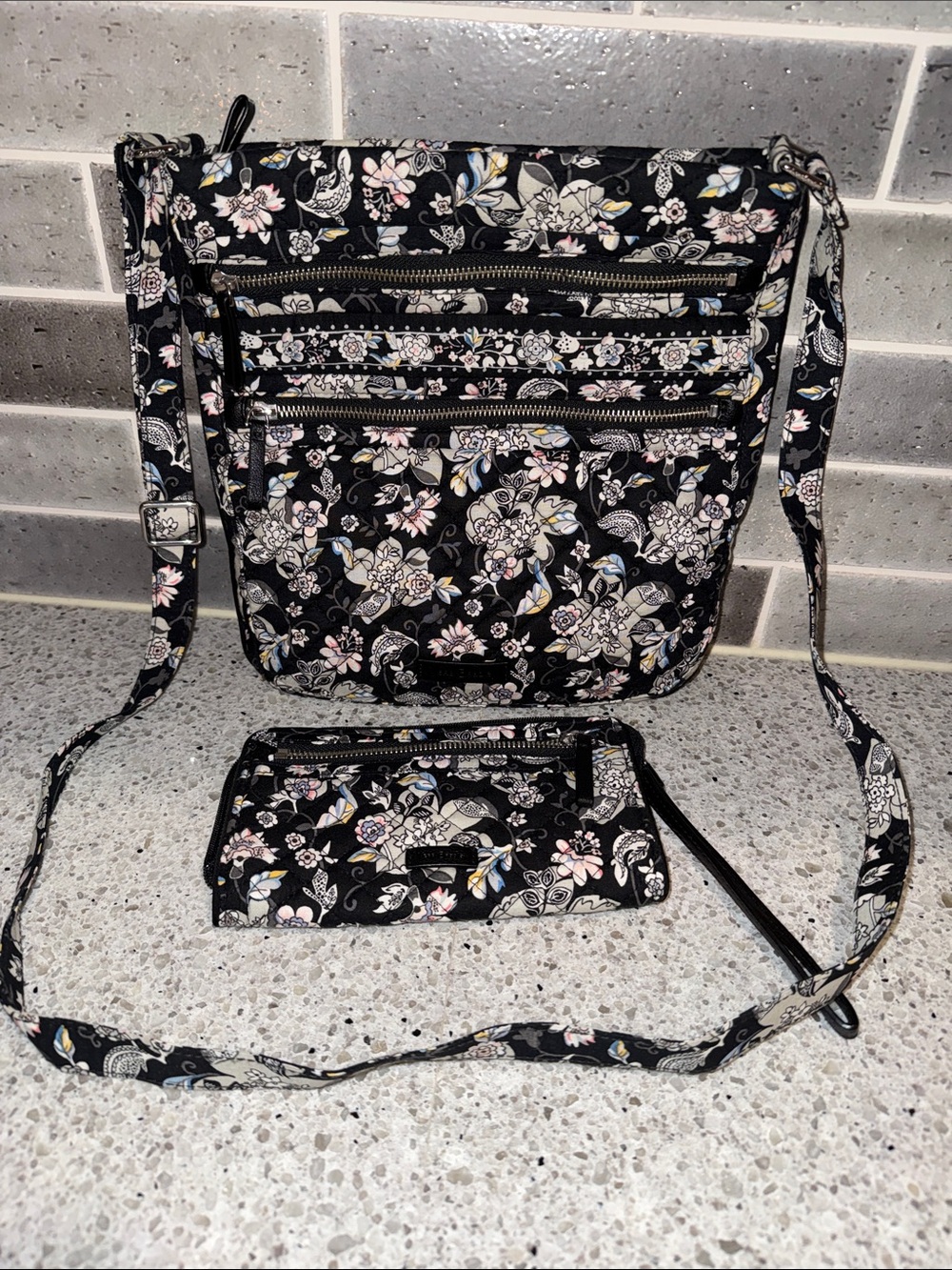 Vera Bradley Triple Zip Hipster and zipfront wallet in Holland Garden EUC